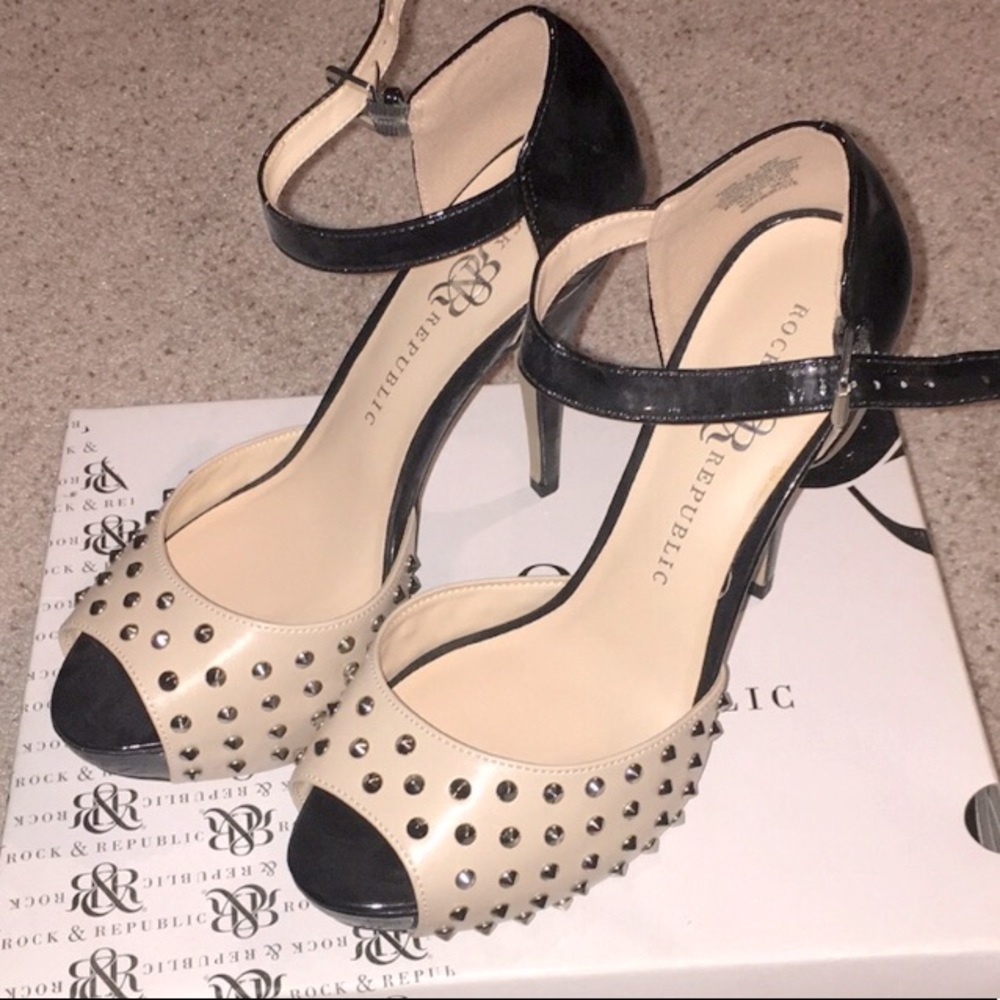 Brand New Rock and Republic Black and Tan Size 9  heels with silver metal studs